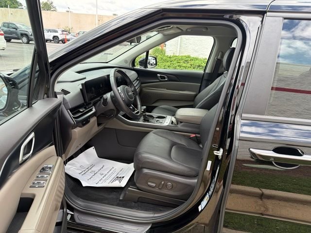 Used 2026 Black Kia LXS image 30