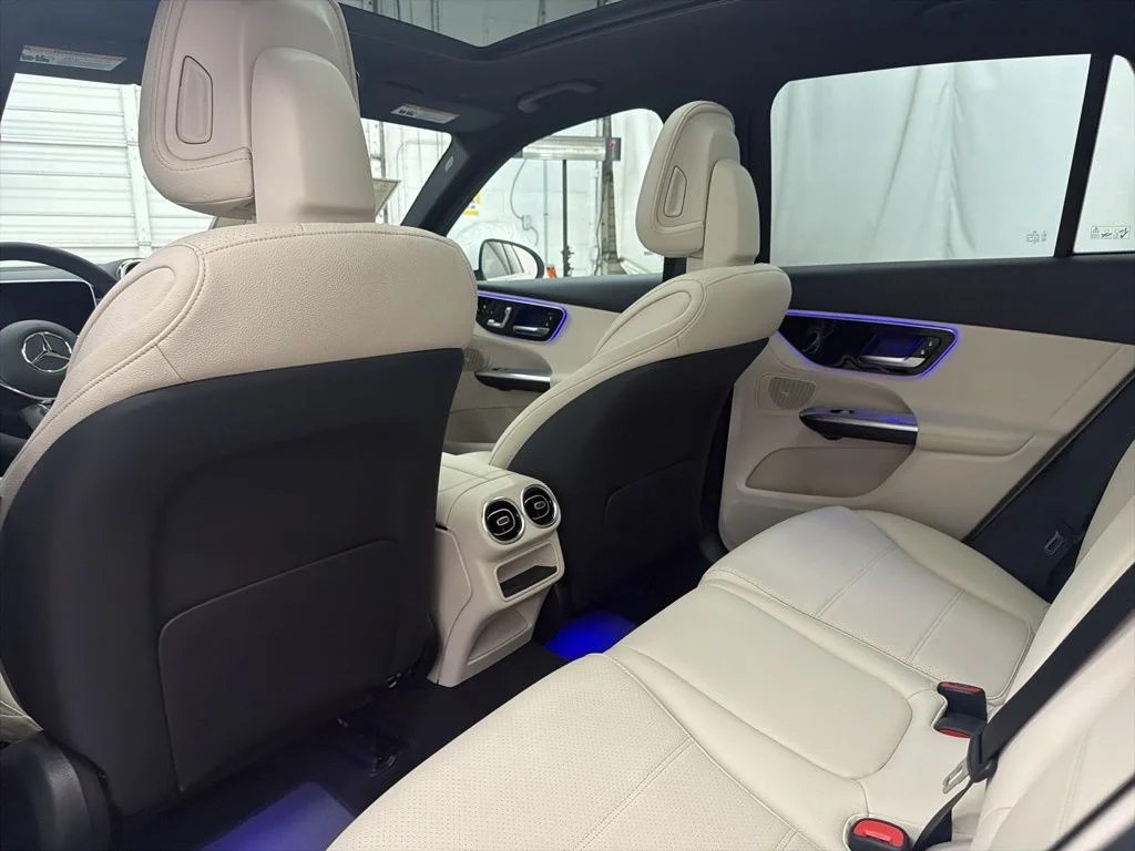 Used 2026 White Mercedes-Benz GLC 300 image 17