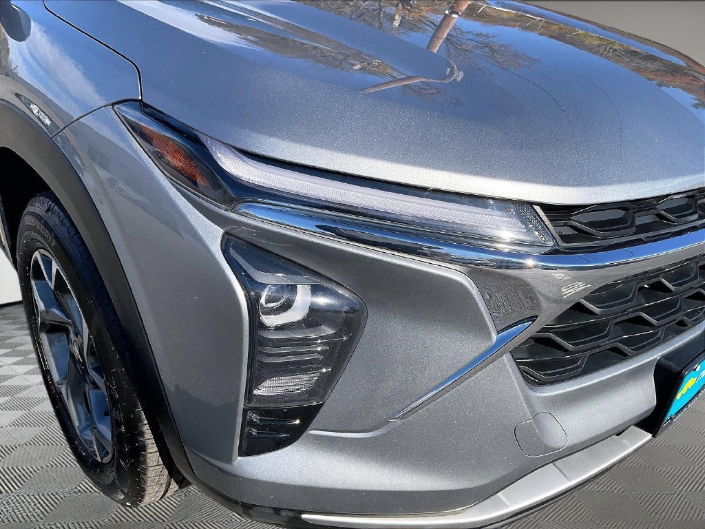 Used 2024 Gray Chevrolet LT image 29