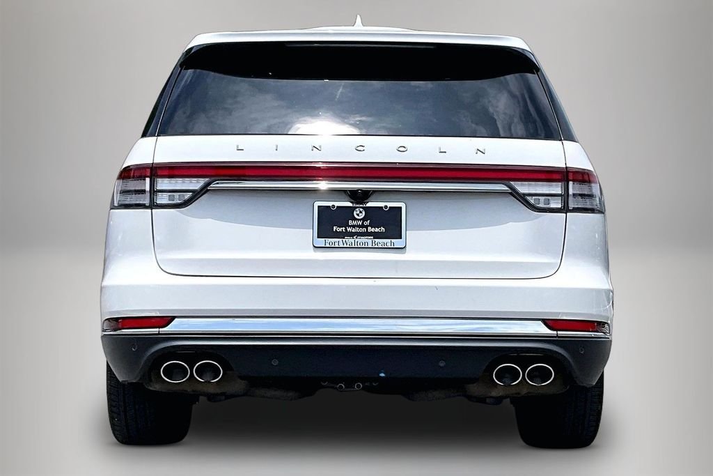 Used 2023 White Lincoln Reserve image 5