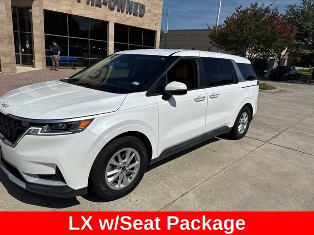Used 2023 White Kia LX Seat Package image 3