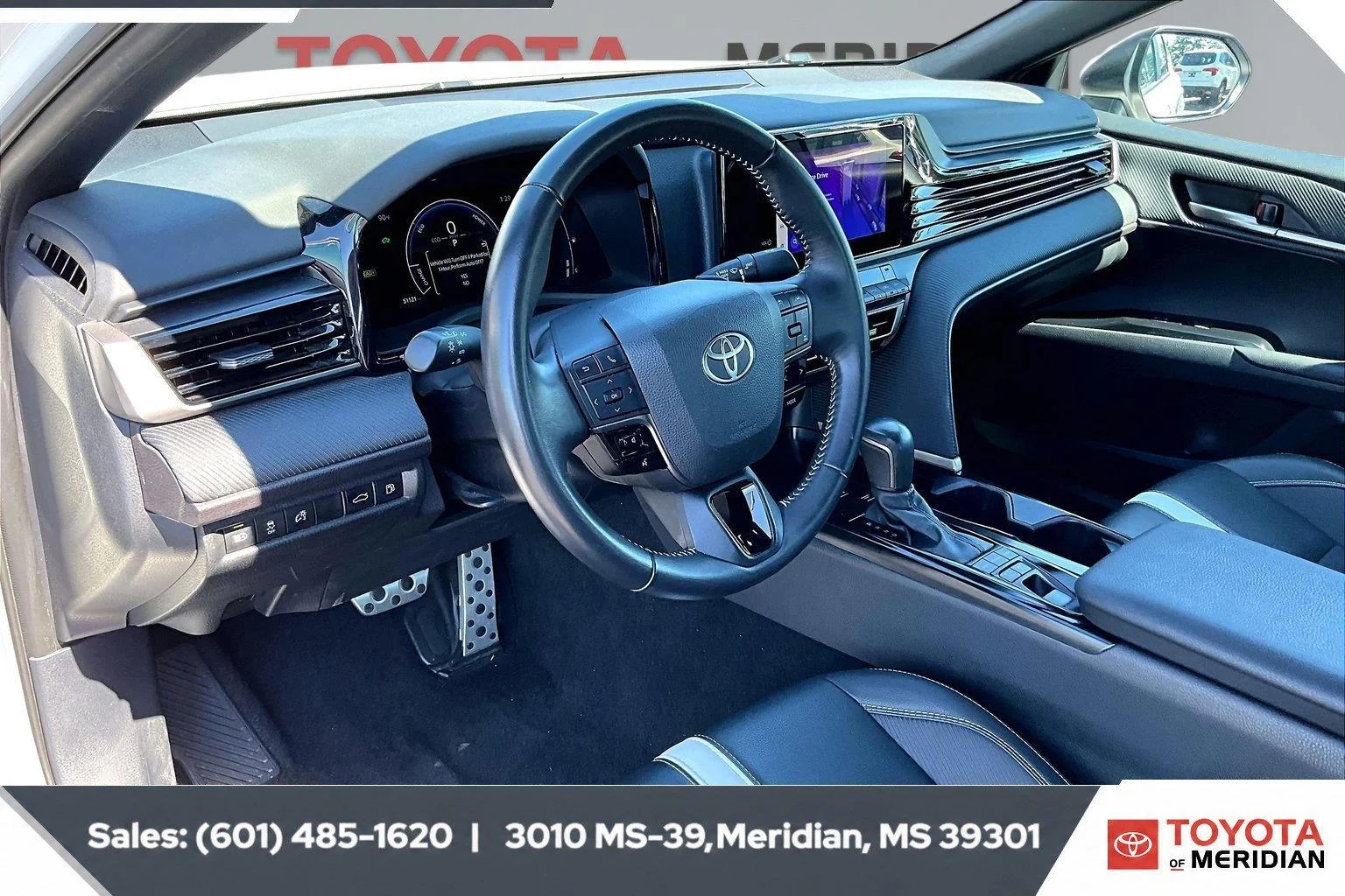 Used 2025 Ice Cap Toyota SE (Natl) image 12