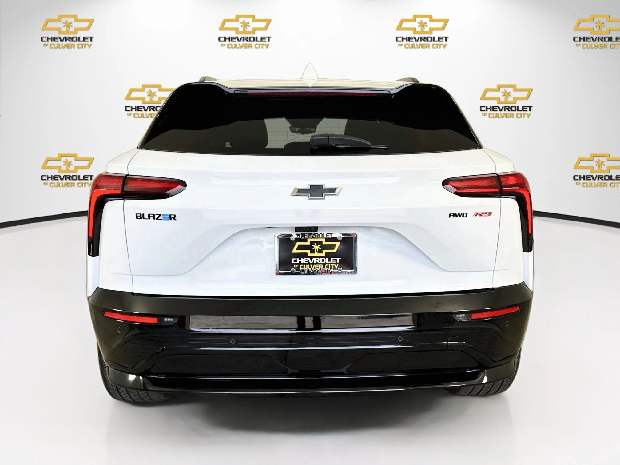 Used 2024 Summit White Chevrolet RS image 7