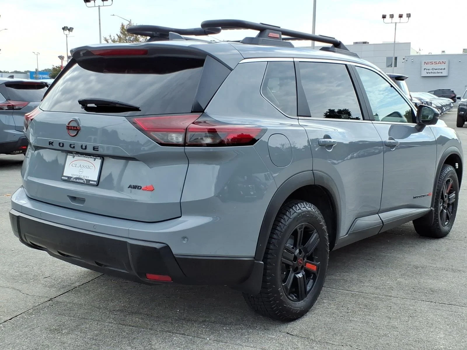 Used 2025 Boulder Gray Pearl Nissan Rock Creek image 7