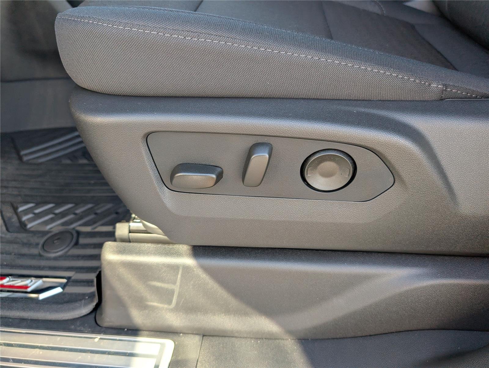 New 2026 Summit White Chevrolet LT image 13