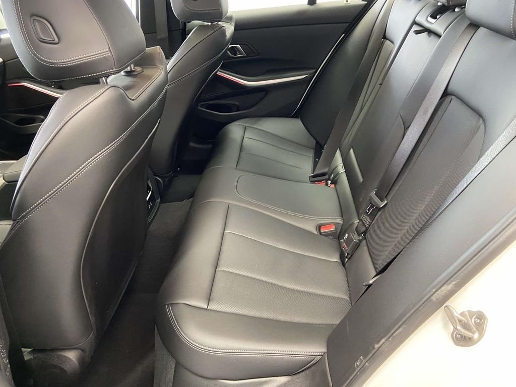 2025 BMW 3 Series 330i - Photo 12
