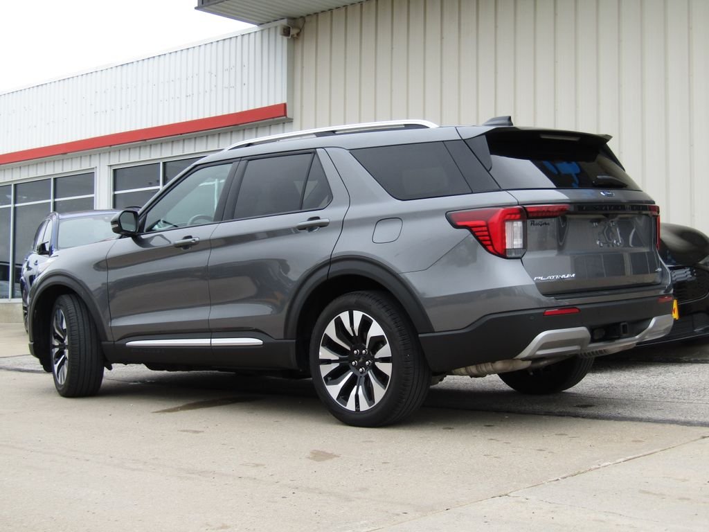 Used 2025 Gray Ford Platinum image 10