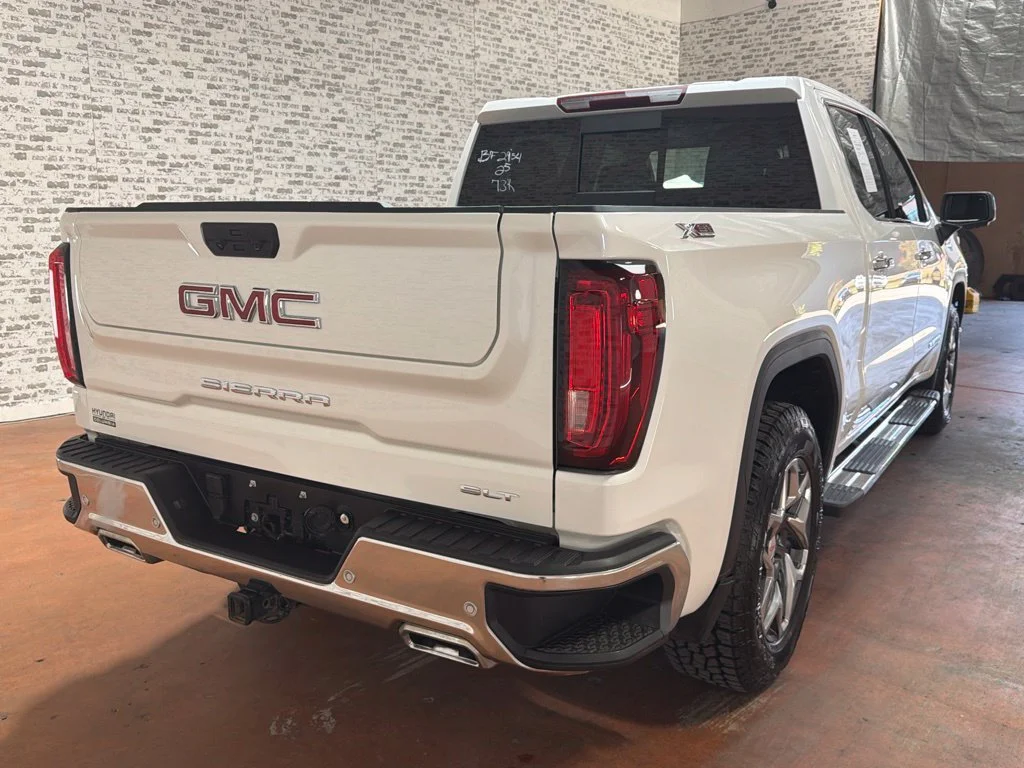 Used 2025 White Frost Tricoat GMC SLT image 7