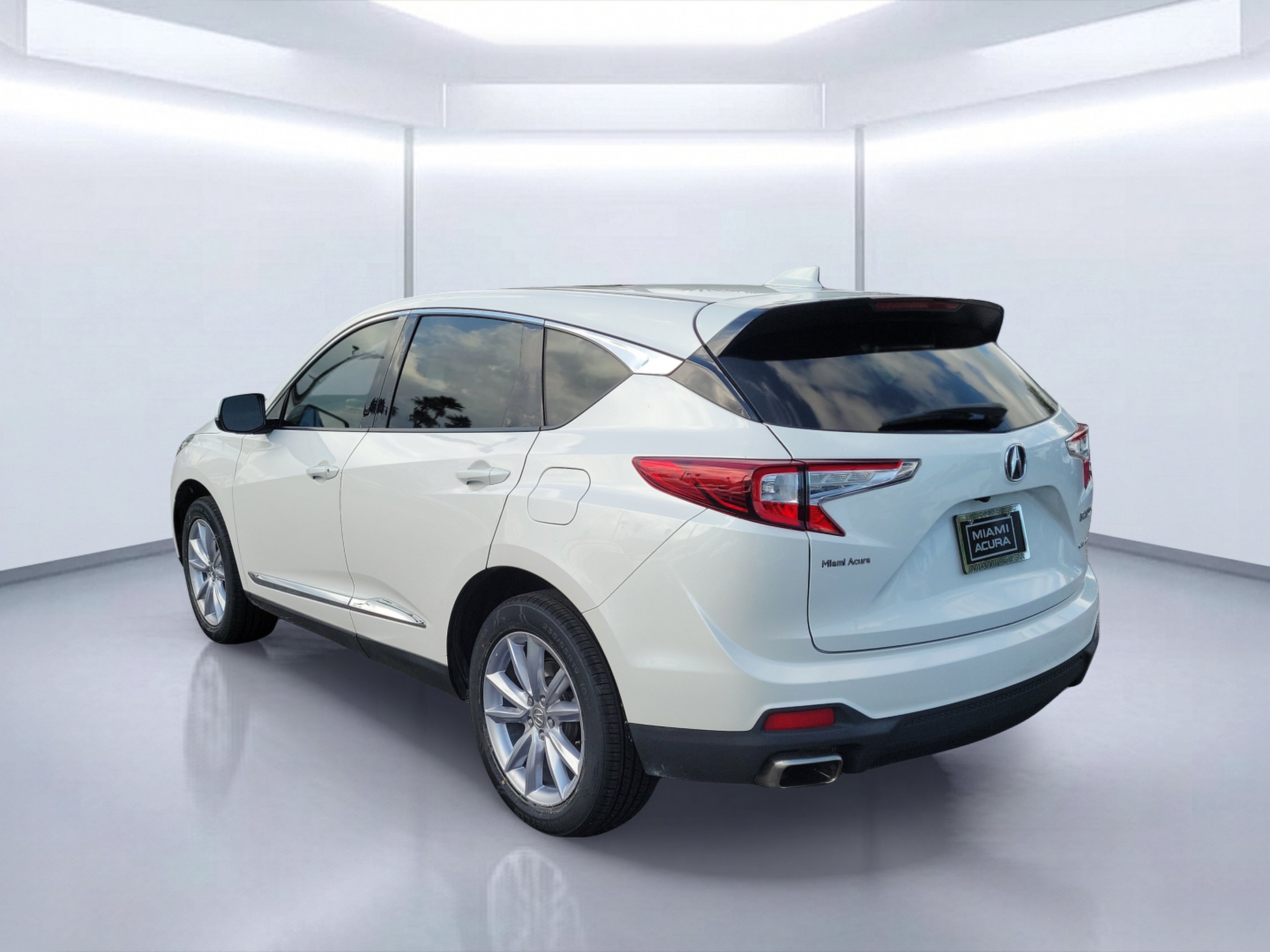 Used 2024 Platinum White Pearl Acura SH-AWD image 3