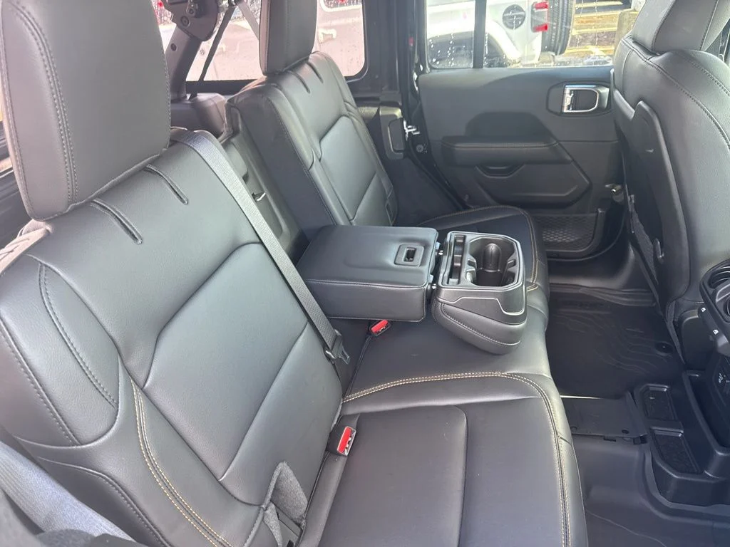 2025 Jeep Wrangler 4-Door Sahara - Photo 43