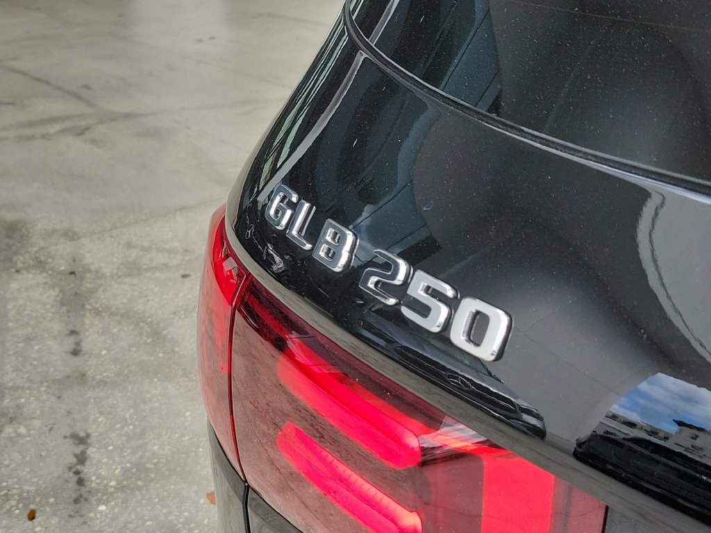 Certified Used 2026 Black Mercedes-Benz GLB 250 image 8