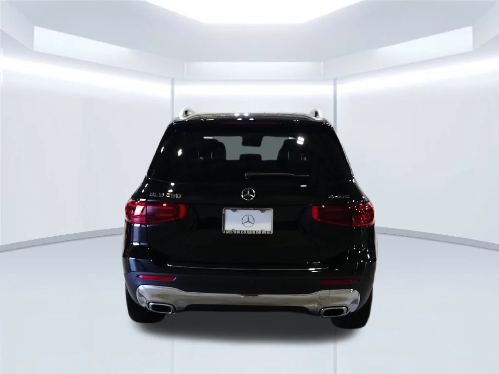 New 2026 Night Black Mercedes-Benz GLB 250 image 4