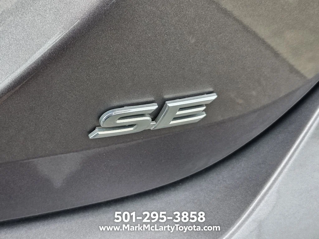 Used 2018 Gray Toyota SE image 10