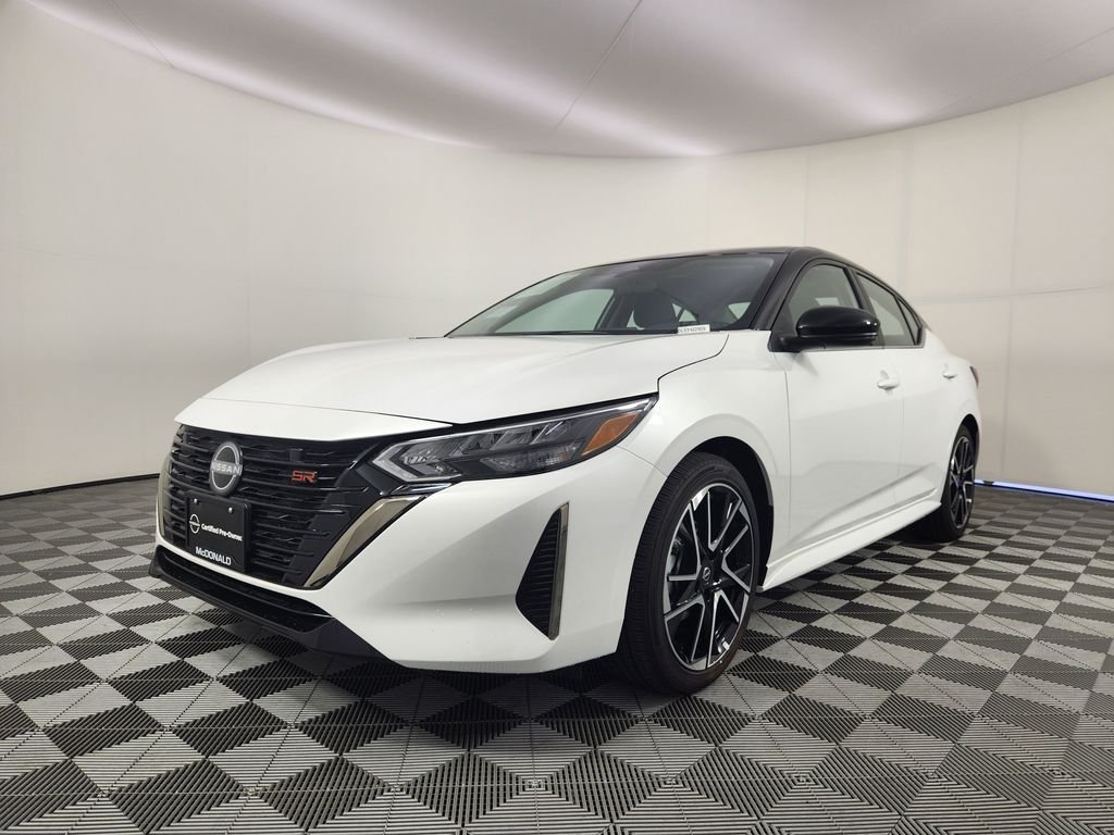 2025 Nissan Sentra SR CVT's photo