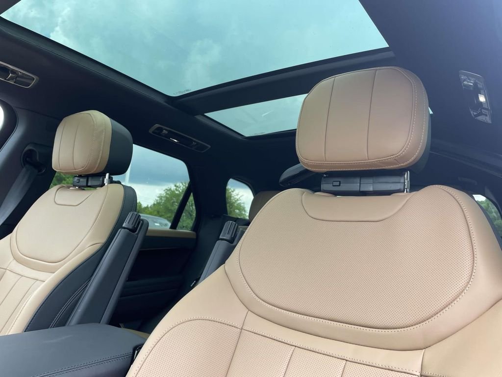 New 2026 Varesine Blue Land Rover Dynamic SE image 15