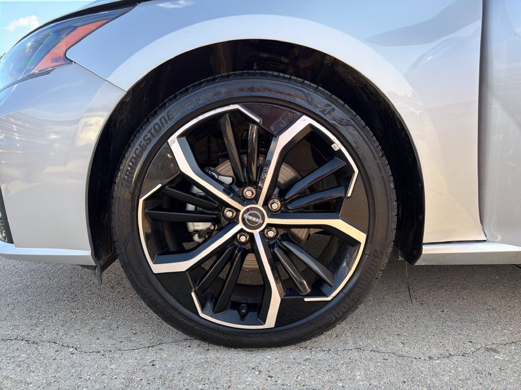 2025 Nissan Altima SR - Photo 27