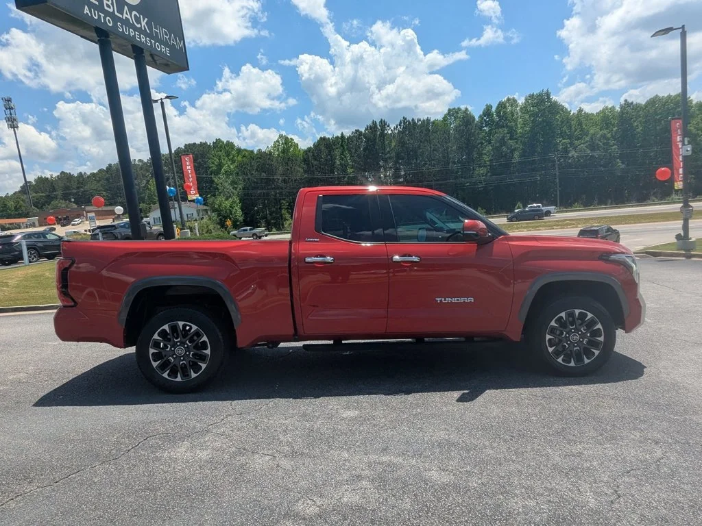 Used 2022  Toyota Limited image 4