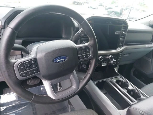 Used 2025 Gray Ford XLT image 17