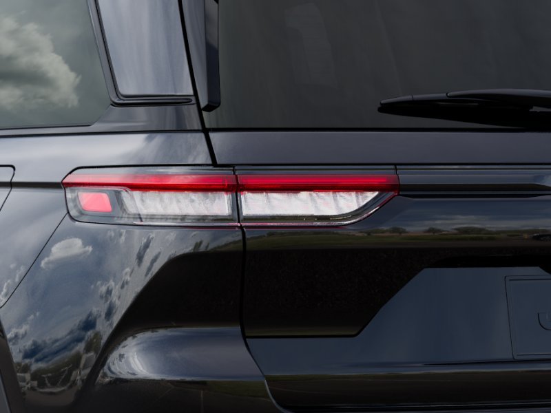 New 2025 Diamond Black Crystal Pearl-Coat Exterior Paint Jeep Altitude X image 39