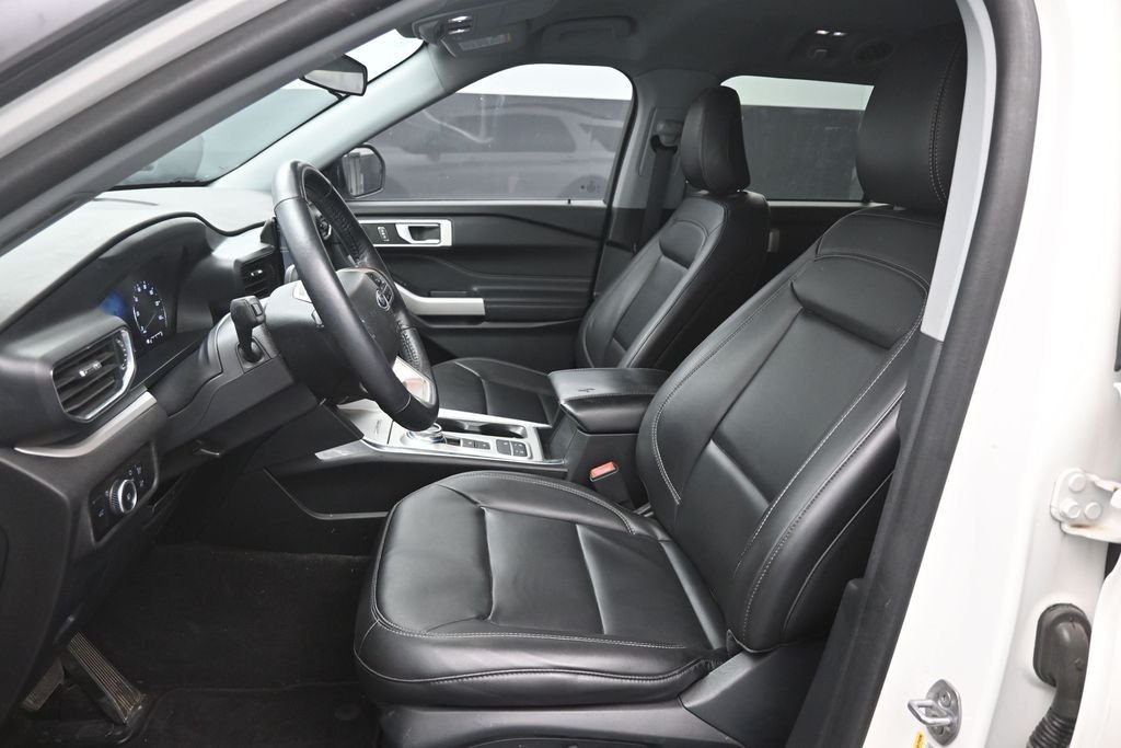Used 2023 White Ford XLT image 18