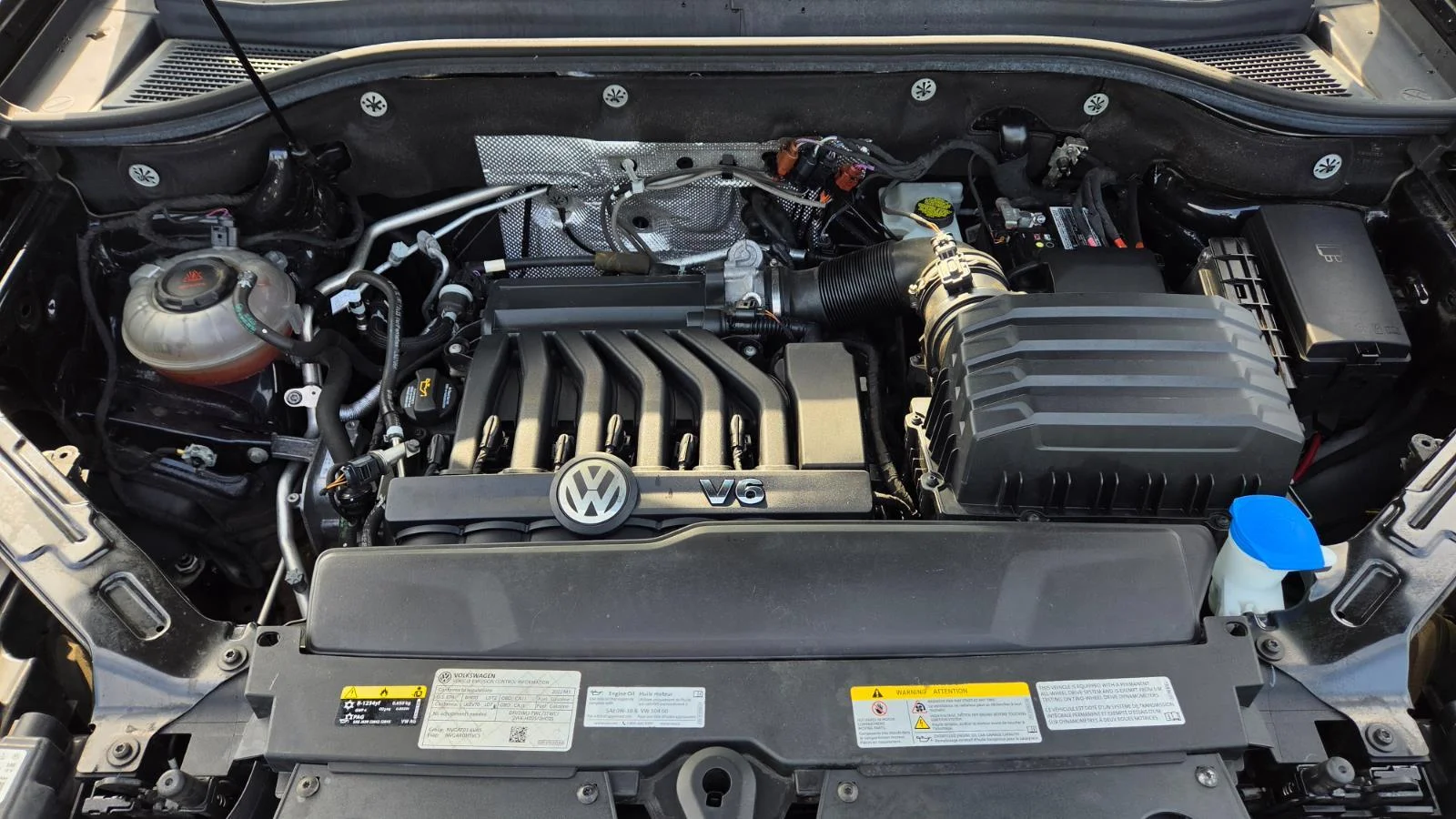Certified Used 2022 Deep Black Pearl Volkswagen 3.6L V6 SEL image 76