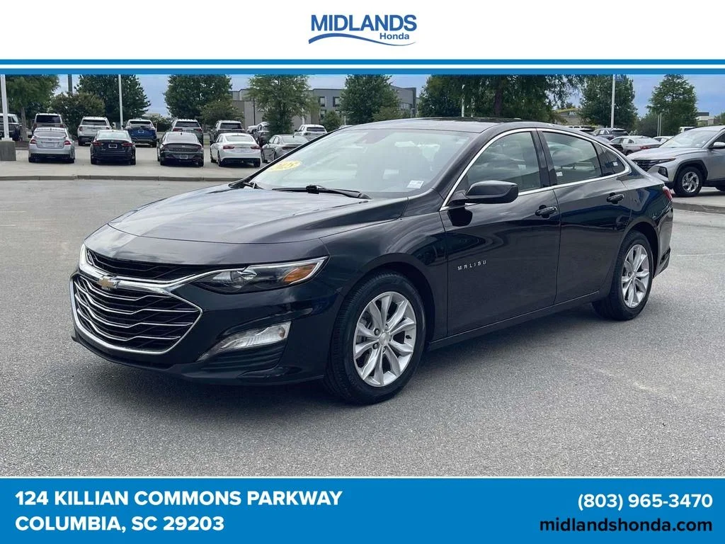 Used 2025 Black Metallic Chevrolet LT image 3
