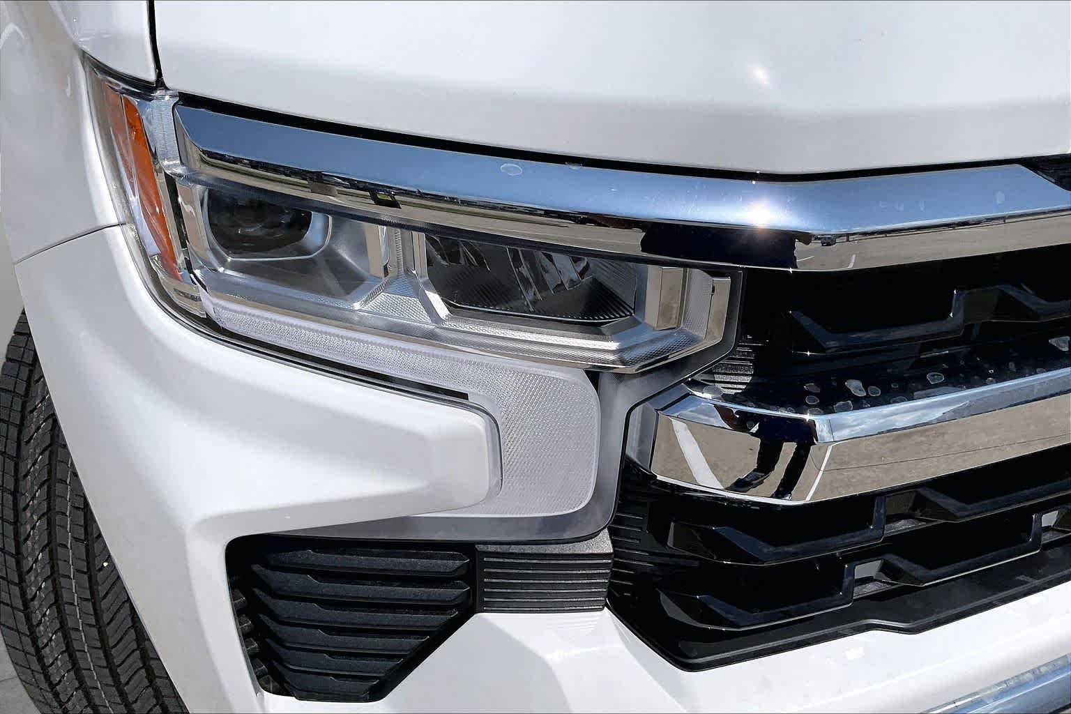 New 2026 Summit White Chevrolet LT image 13