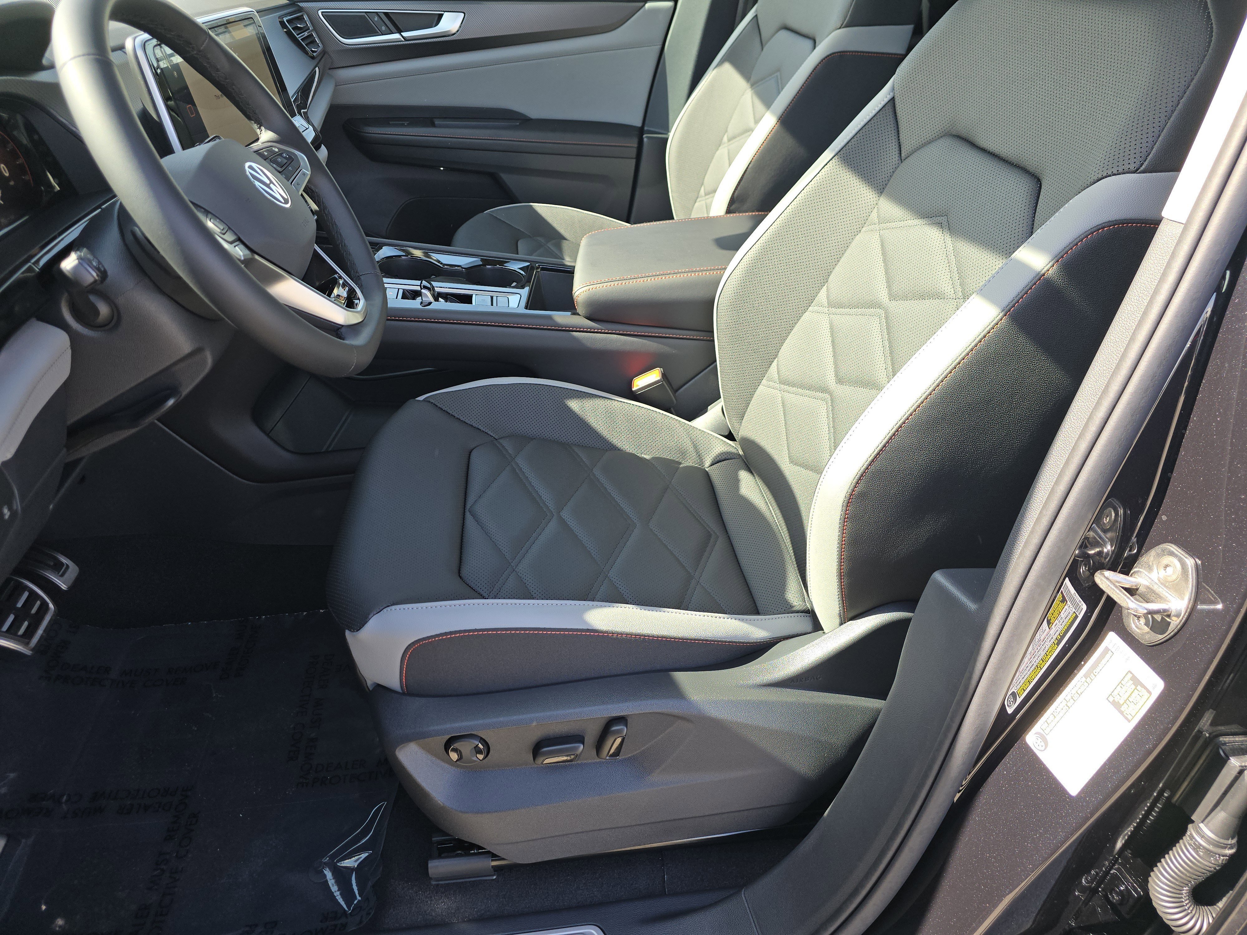 New 2026 Deep Black Pearl Volkswagen 2.0T Peak Edition image 20