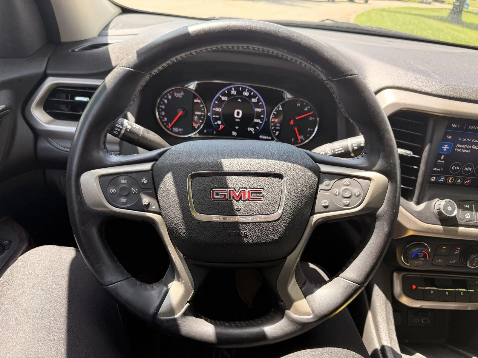 Used 2020 White Frost Tricoat GMC Denali image 16