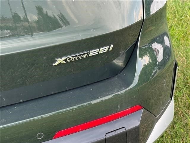Used 2024 Green BMW xDrive28i image 12
