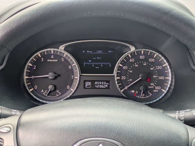 Used 2014 Silver INFINITI Base image 32