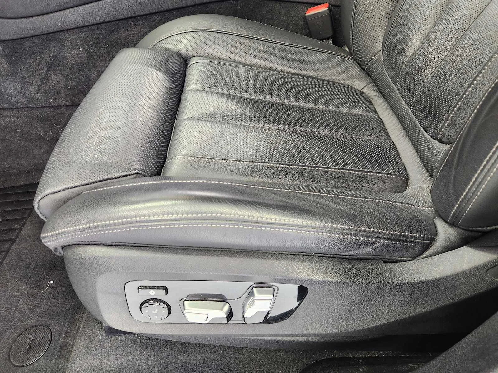 Used 2021 Black Sapphire Metallic BMW M50i image 19