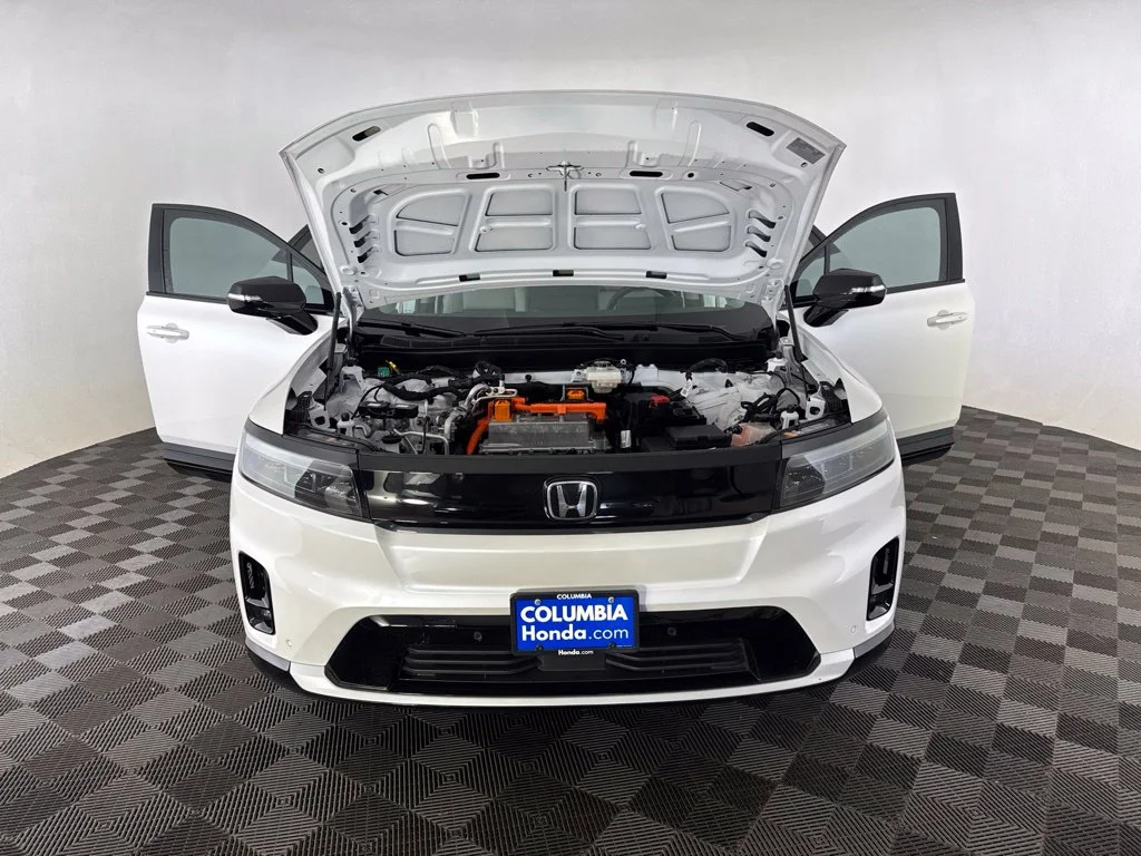 Used 2025 White Honda Touring image 12