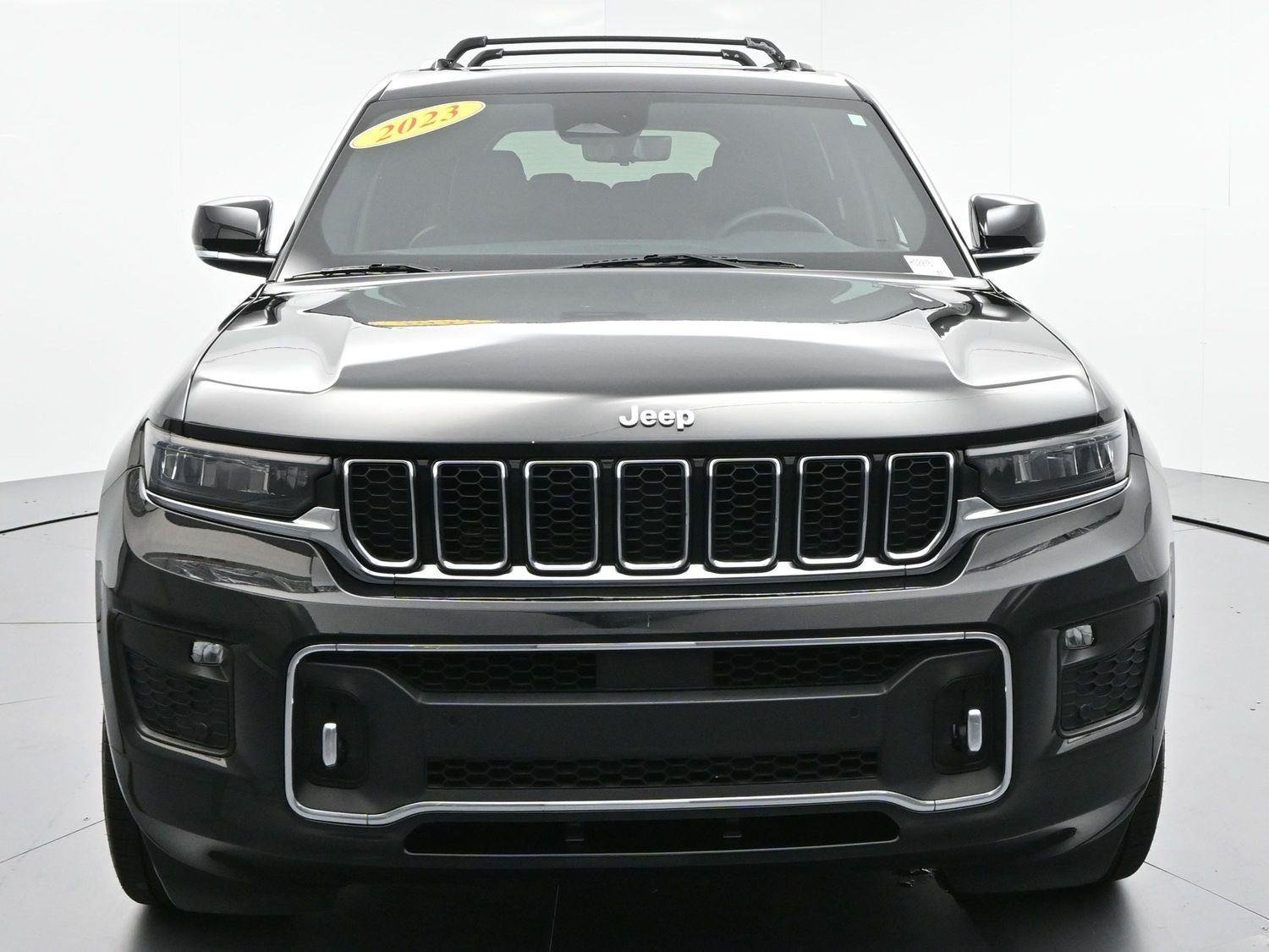 Used 2023 Diamond Black Crystal Pearlcoat Jeep Overland image 2