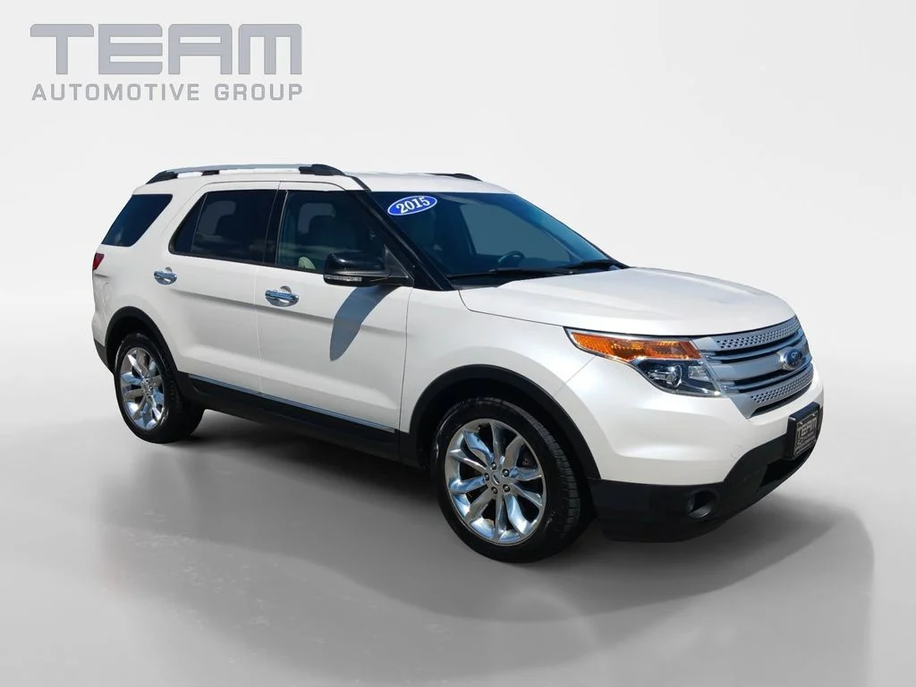 Used 2015 White Ford XLT image 1