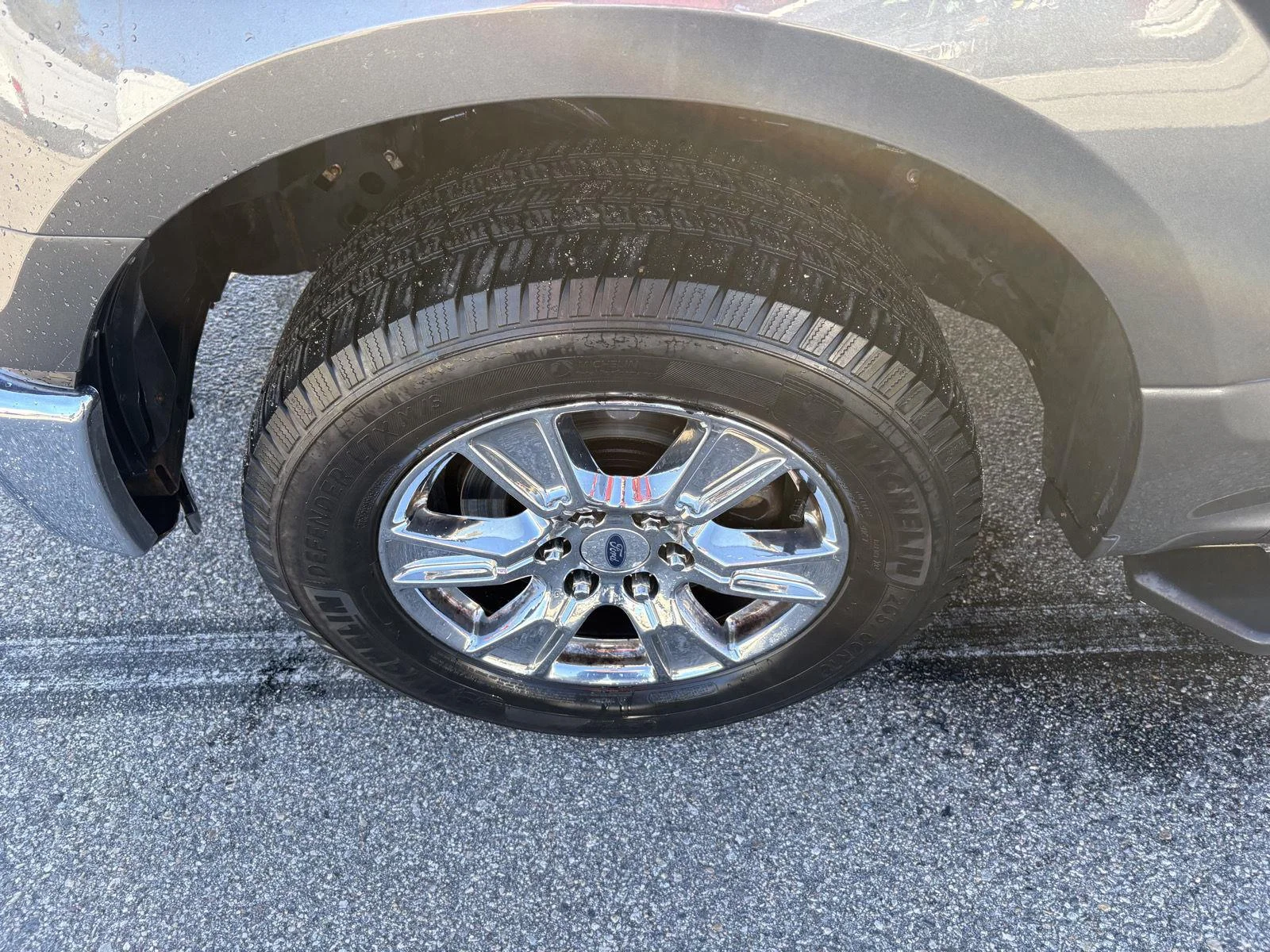 Used 2015 Magnetic Metallic Ford XLT image 5