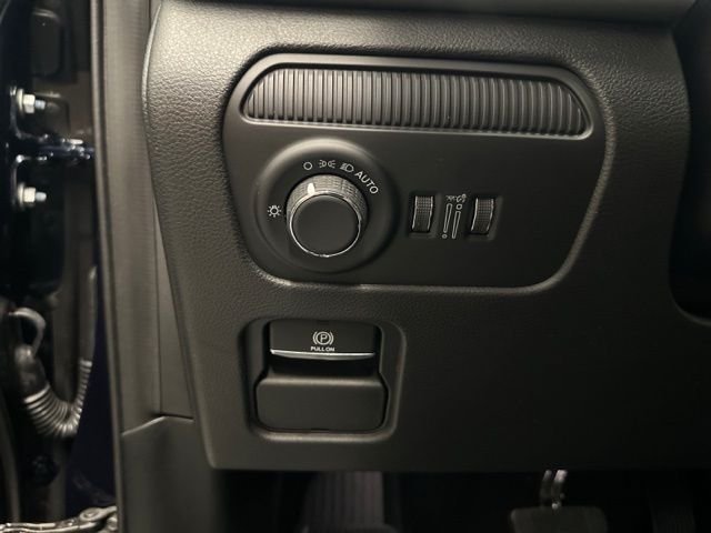 New 2026 Fathom Blue Pearlcoat Jeep Upland image 32