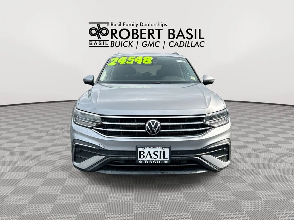 Used 2022 Silver Volkswagen 2.0T SE image 3