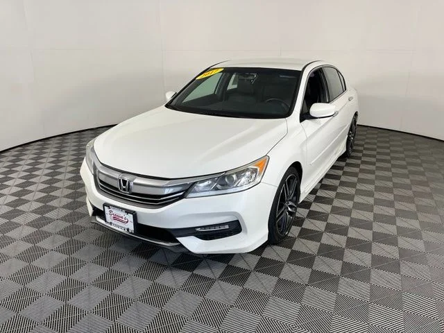 Used 2017  Honda Sport Special Edition image 3