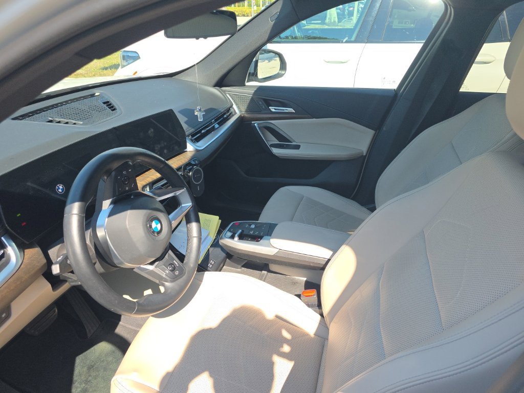 Certified Used 2023 Alpine White BMW xDrive28i image 2