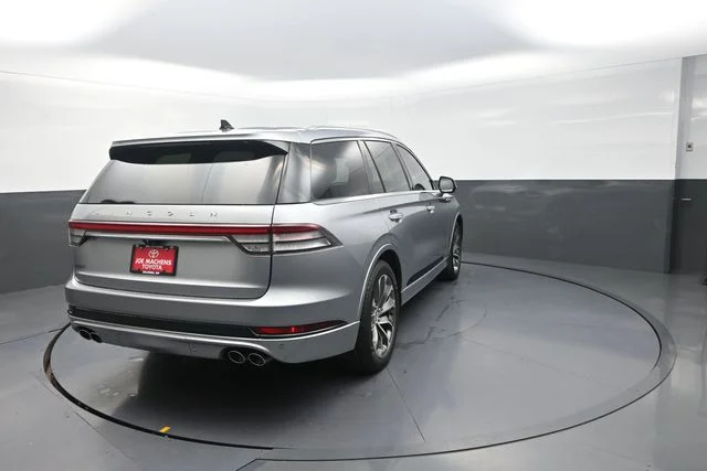 Used 2022 Silver Lincoln Grand Touring image 18