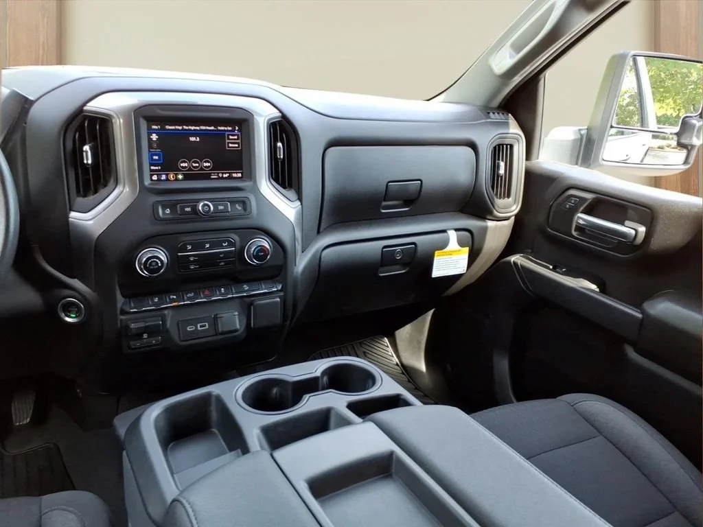 2025 Chevrolet Silverado 2500HD Custom - Photo 21