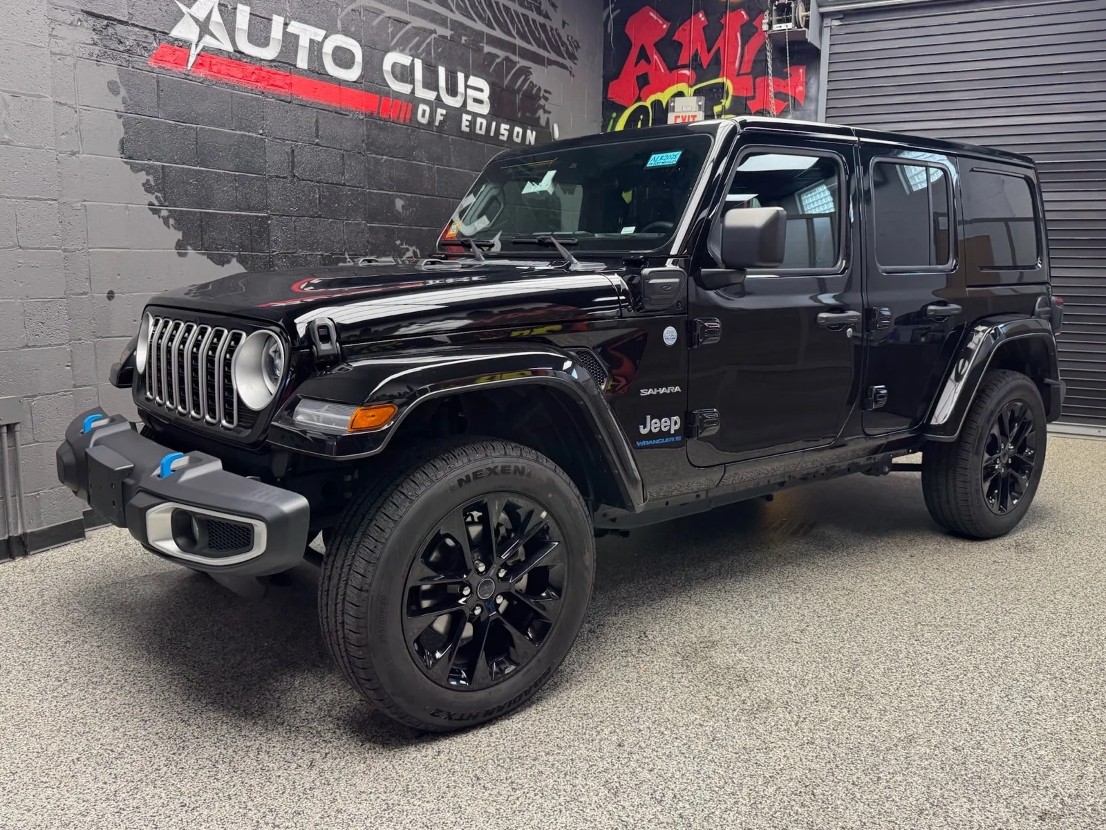 Used 2024 Black Clear Coat (px8) Jeep Sahara 4xe image 3