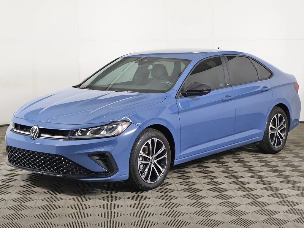 Used 2025 Blue Volkswagen 1.5T Sport image 7