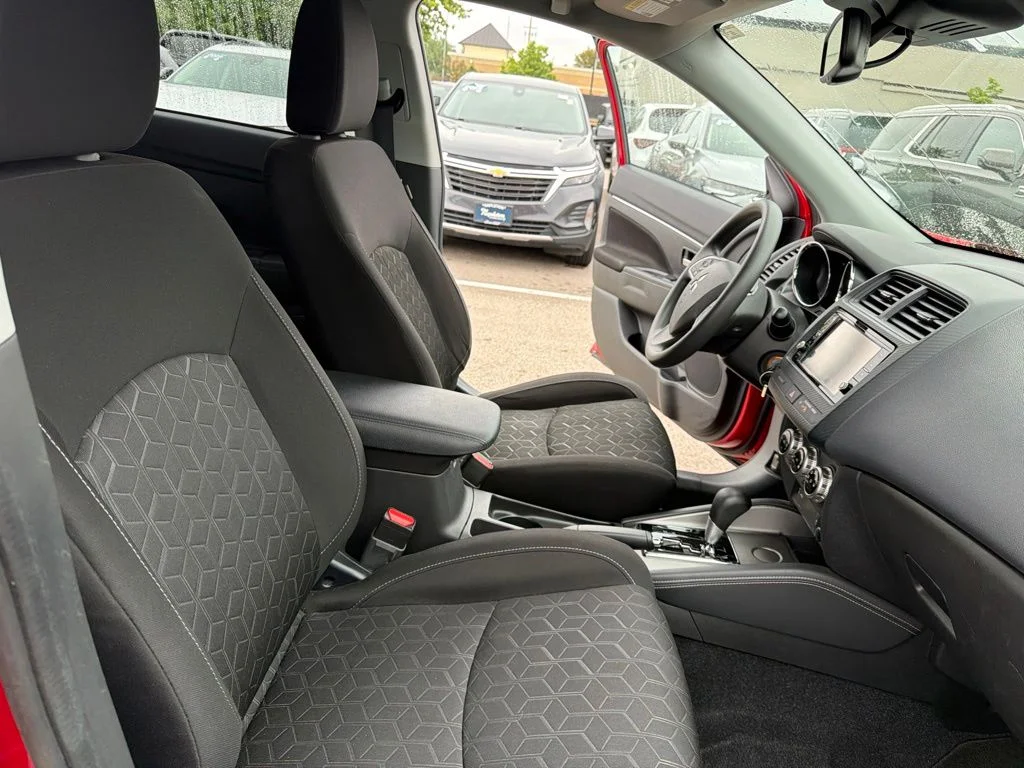 Used 2021  Mitsubishi 2.0 ES image 26