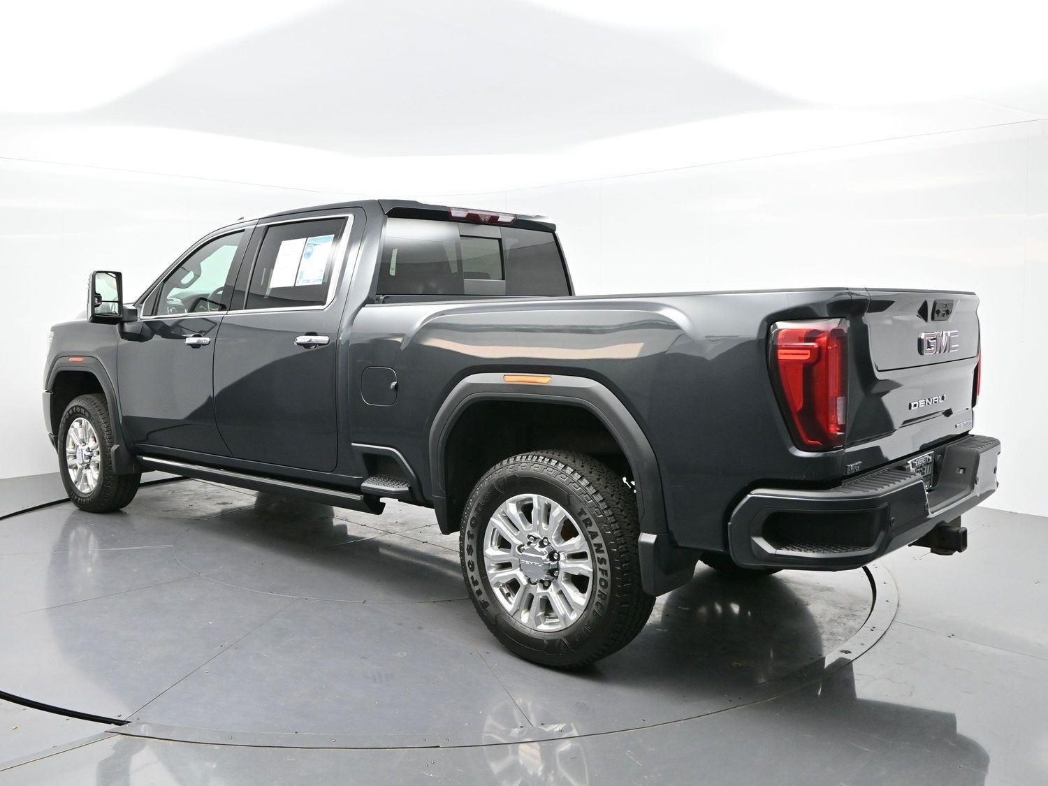 Used 2022 Hunter Metallic GMC Denali image 5