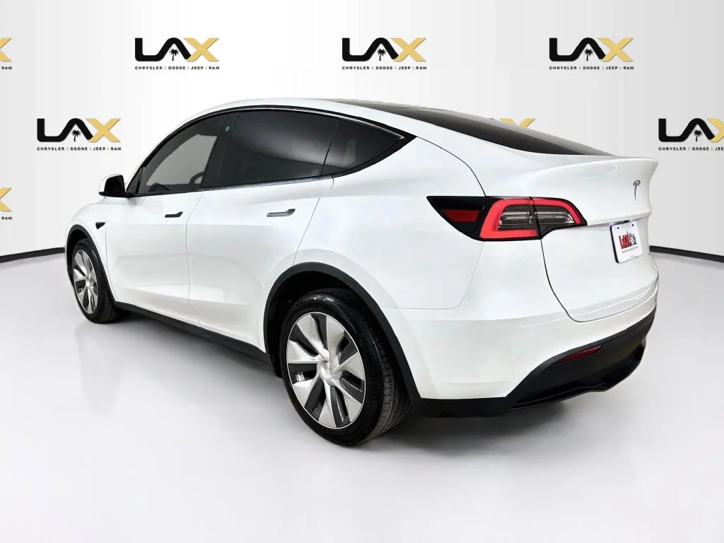 Used 2023 White Tesla Long Range image 4