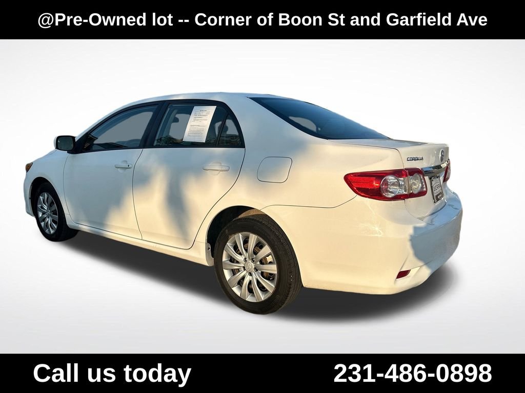 Used 2012 White Toyota LE image 3