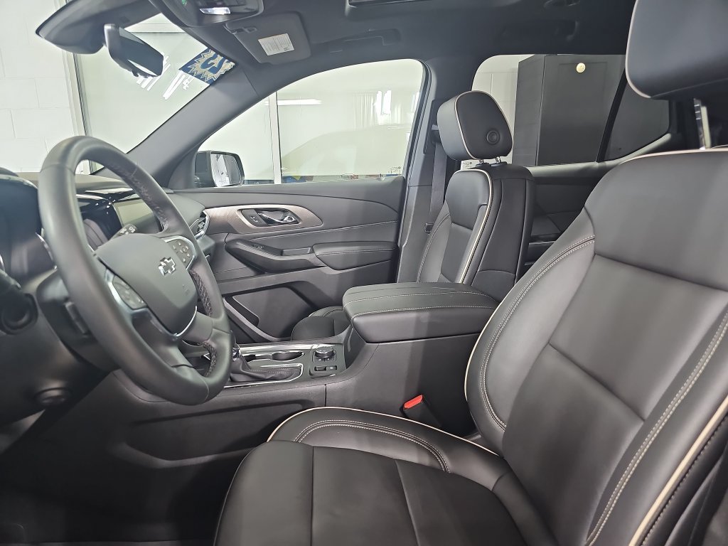 Certified Used 2023 MOSAIC BLACK METALLIC Chevrolet Premier image 21