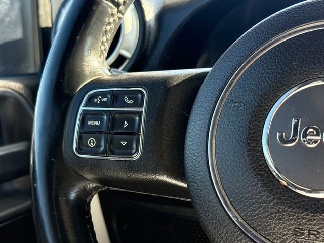 Used 2012 White Jeep Unlimited Rubicon image 29